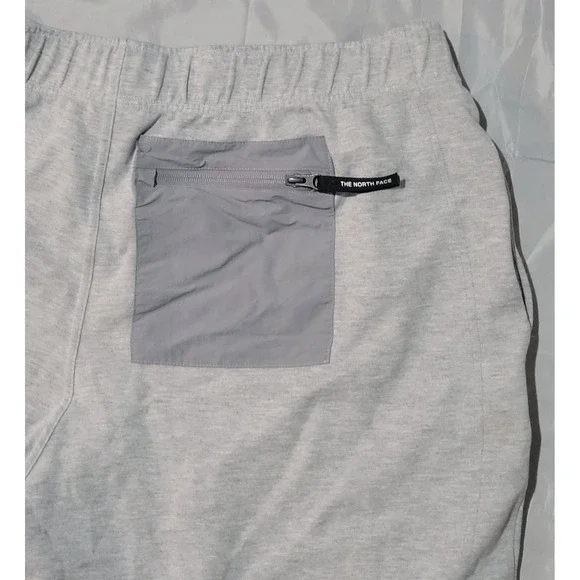 The North Face Shorts Mens 2XL Gray Knit Gym Run Workout Zip Pocket Drawstring - Picture 10 of 11